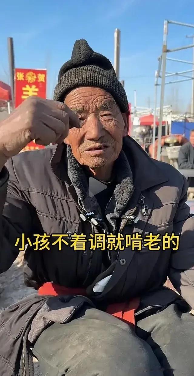 重男轻女这观念真的过时了，用旧观念看新问题，那就是自讨苦吃。
一项全球人口出生情
