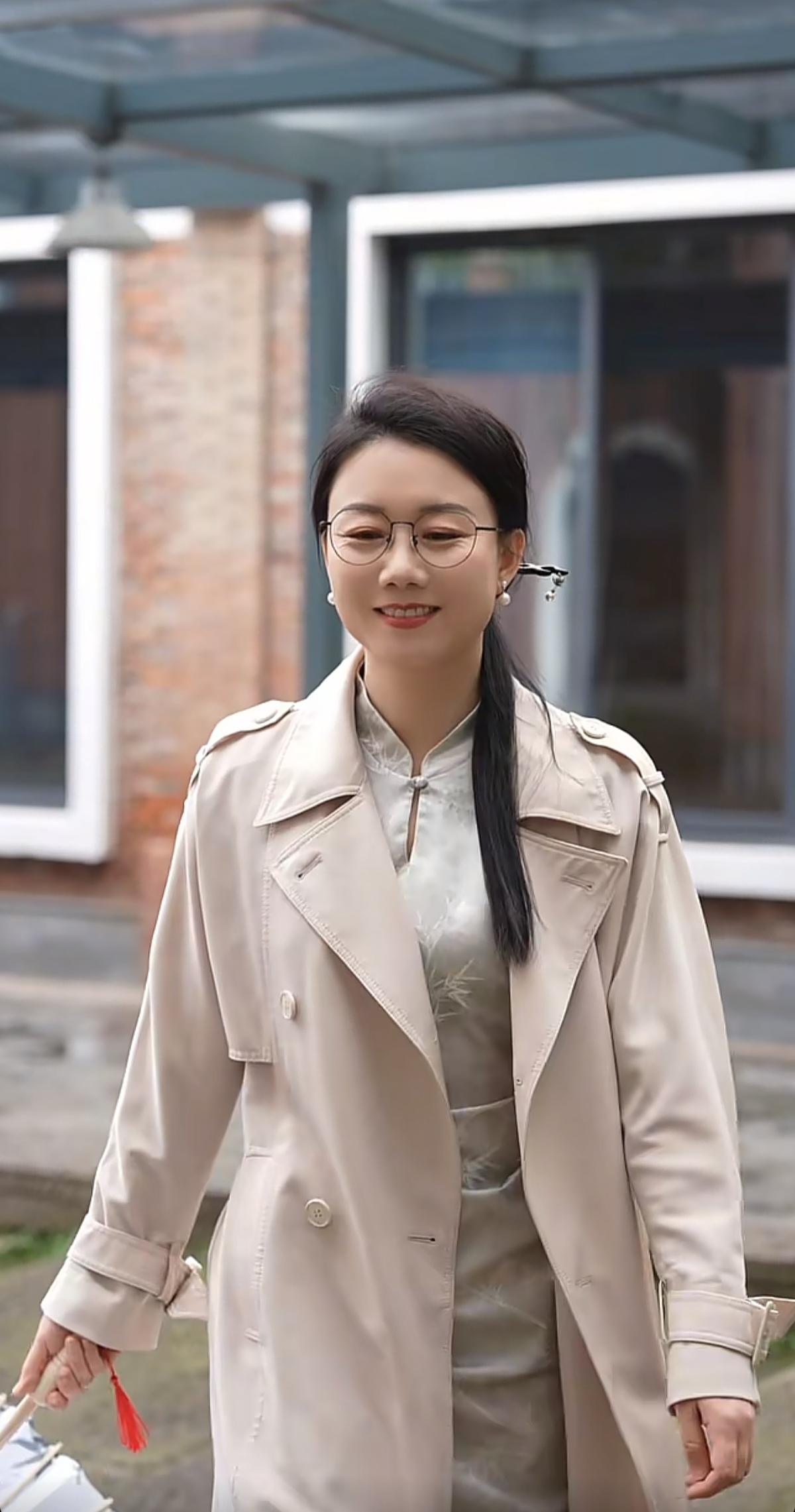 与辉同行主播潇潇春日的一组美照！
如梦似幻，烟雨江南。