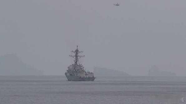 美军开始拦截进出霍尔木兹海峡船只 《华尔街日报》援引一位美国高级官员的话，美国对