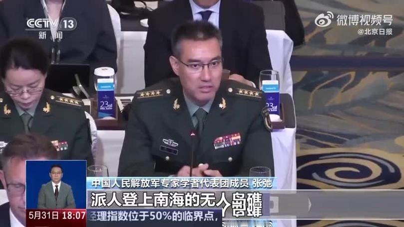 在外面挨了锤，回家就拿自己人撒气？这话放在现在的菲律宾防长特奥多罗身上，真是一点