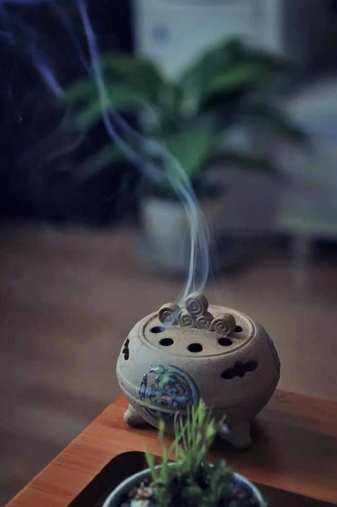 给自己时间，不要焦急，一步一步来，一日一日过，请相信生命的韧性是惊人的，跟自己向