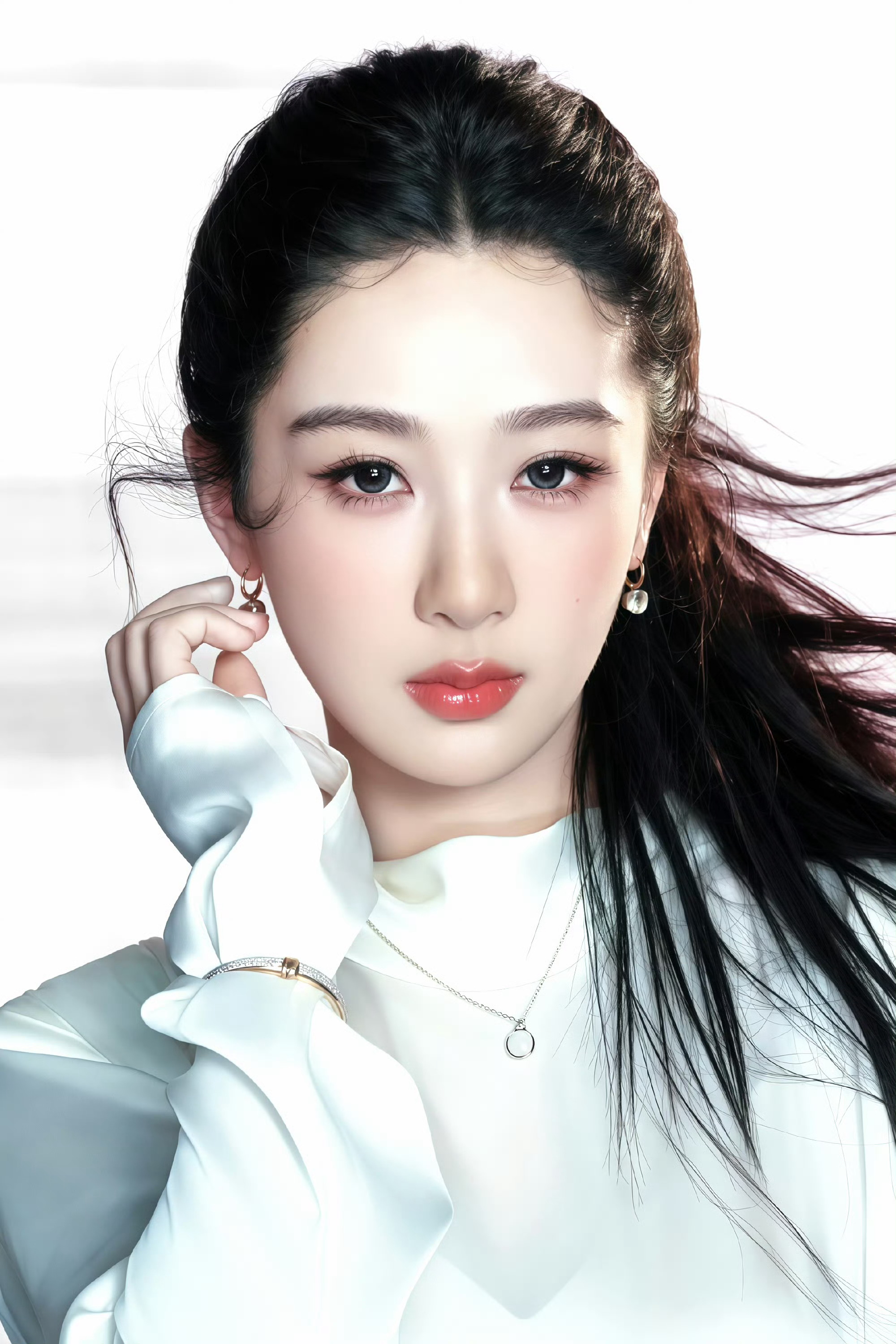 杨紫董竹君 💜杨紫 💜杨紫玉兰花开君再来 点点繁星闪耀，宛如星河，就像你那深