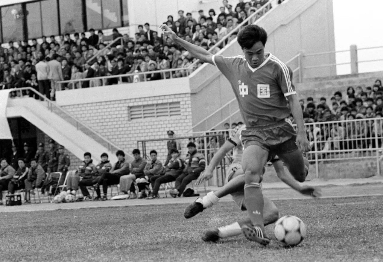 国足最让人放心的点球主罚手，无疑就是点球专家麦超。在国家队、广东队、广州队，各种