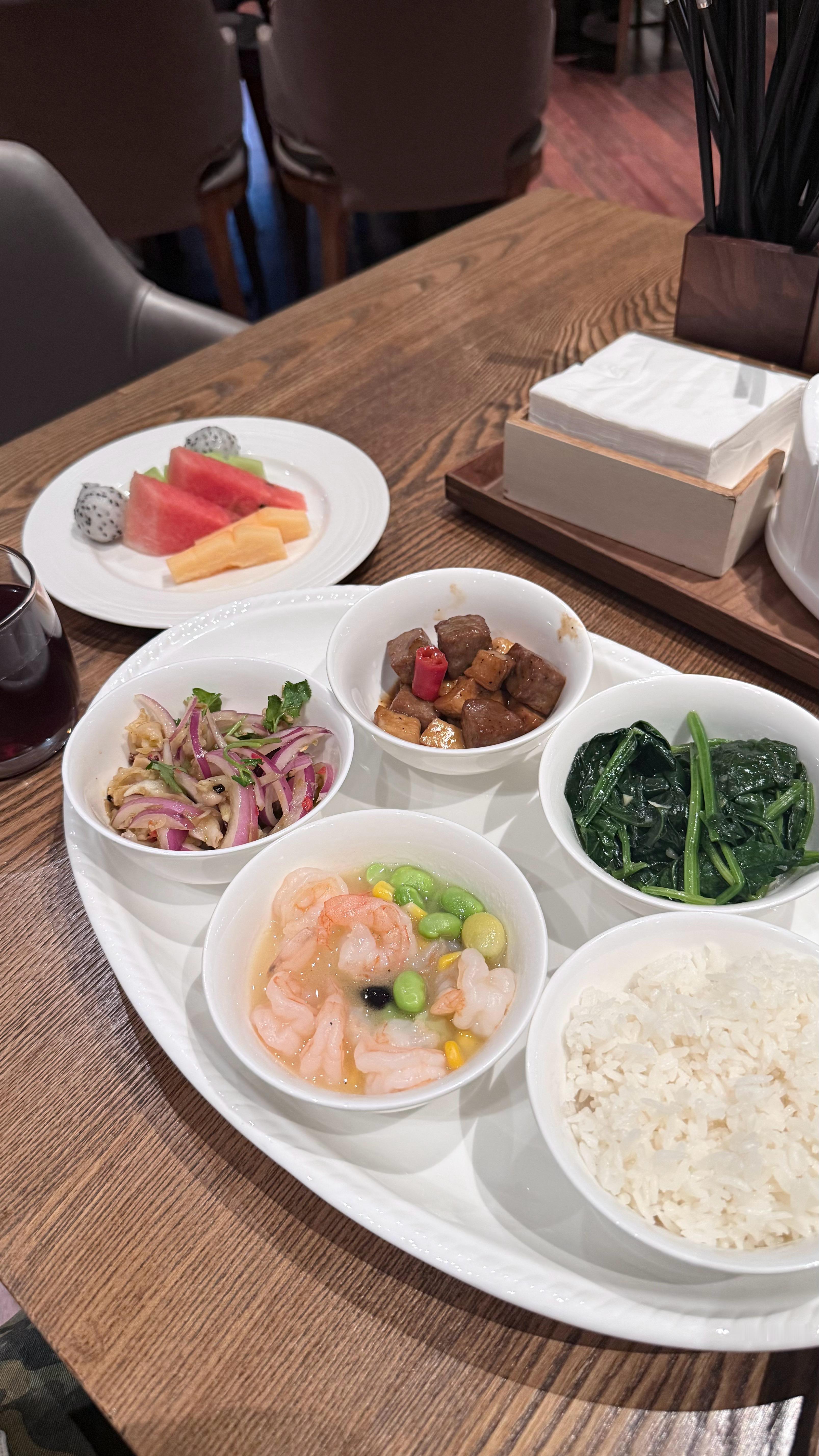 有没有大鸟胃吃的饭啊我说😭 都江堰·青城山尊酒店