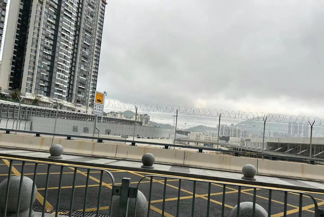 深圳怎么到清明就阴天了😅  清明节 清明时节雨纷纷