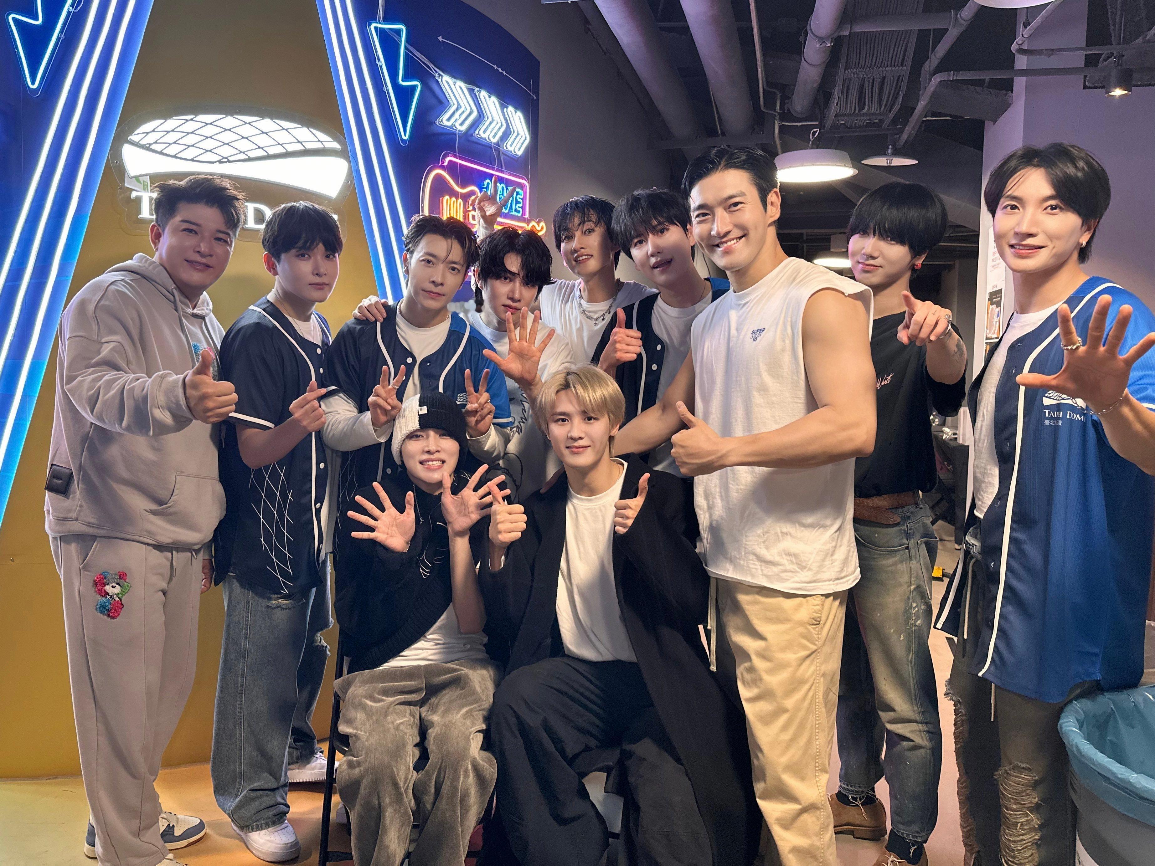 “CB百蓝_。251115 官号更新 相关：和肖俊 一起💙✋SUPERJUNI