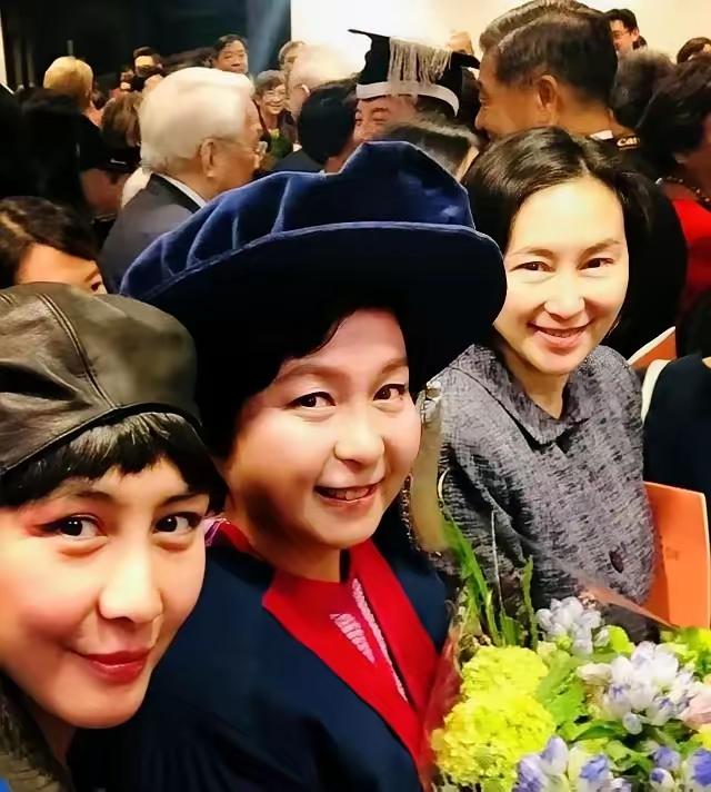 原来“赌王”女儿何超蕸去世

早就有迹可循！

她此前很少出现在公众视野，最后一