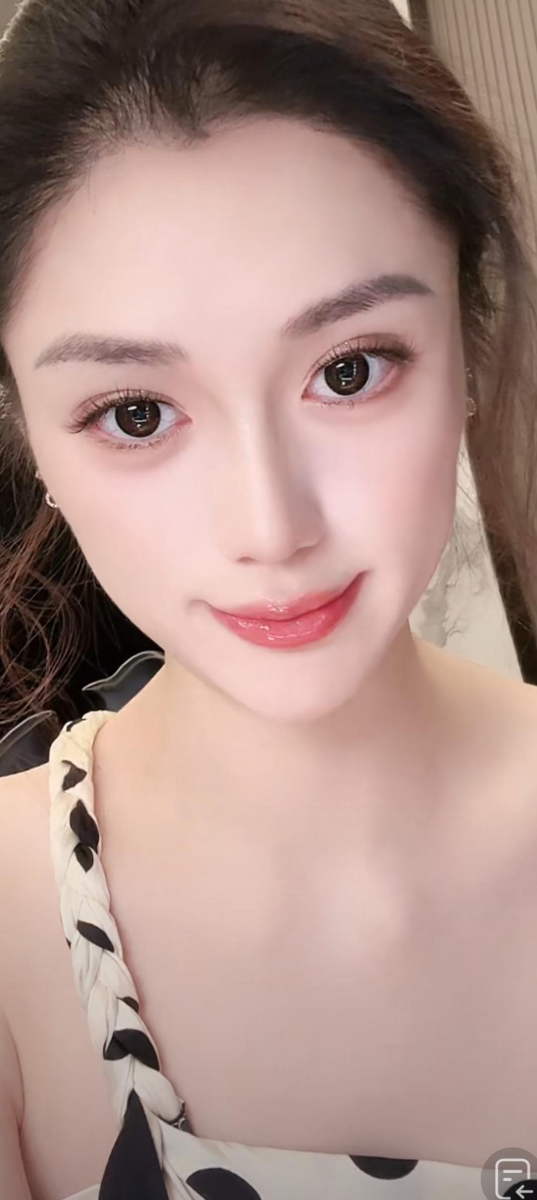 这姑娘看着真温柔啊！