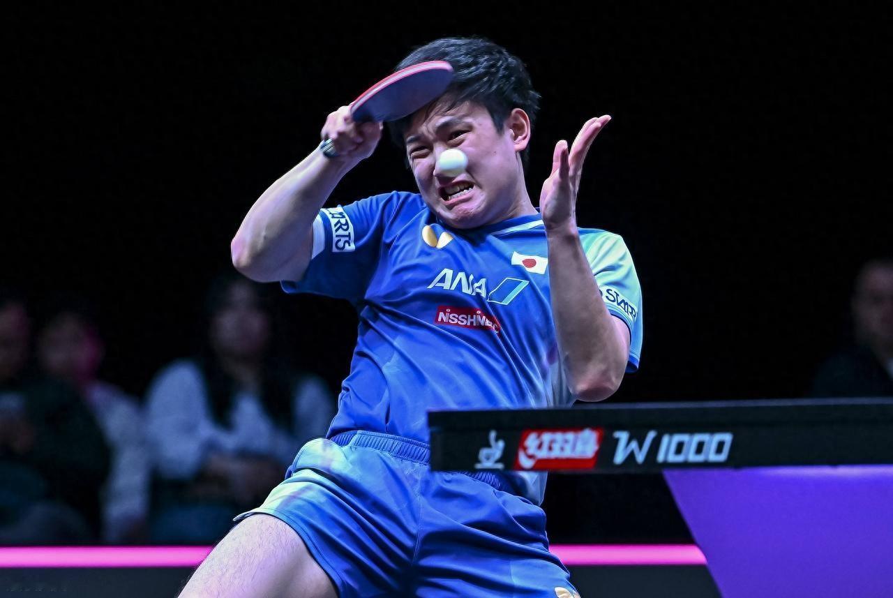 乒乓爆大冷！世界冠军0-4惨败，张本智和被淘汰，18岁小将卫冕
 
1月25日，
