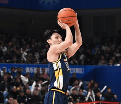 【他是CBA历史上待遇最低的核心球员】
不管是CBA还是NBA，说起球队的核心球