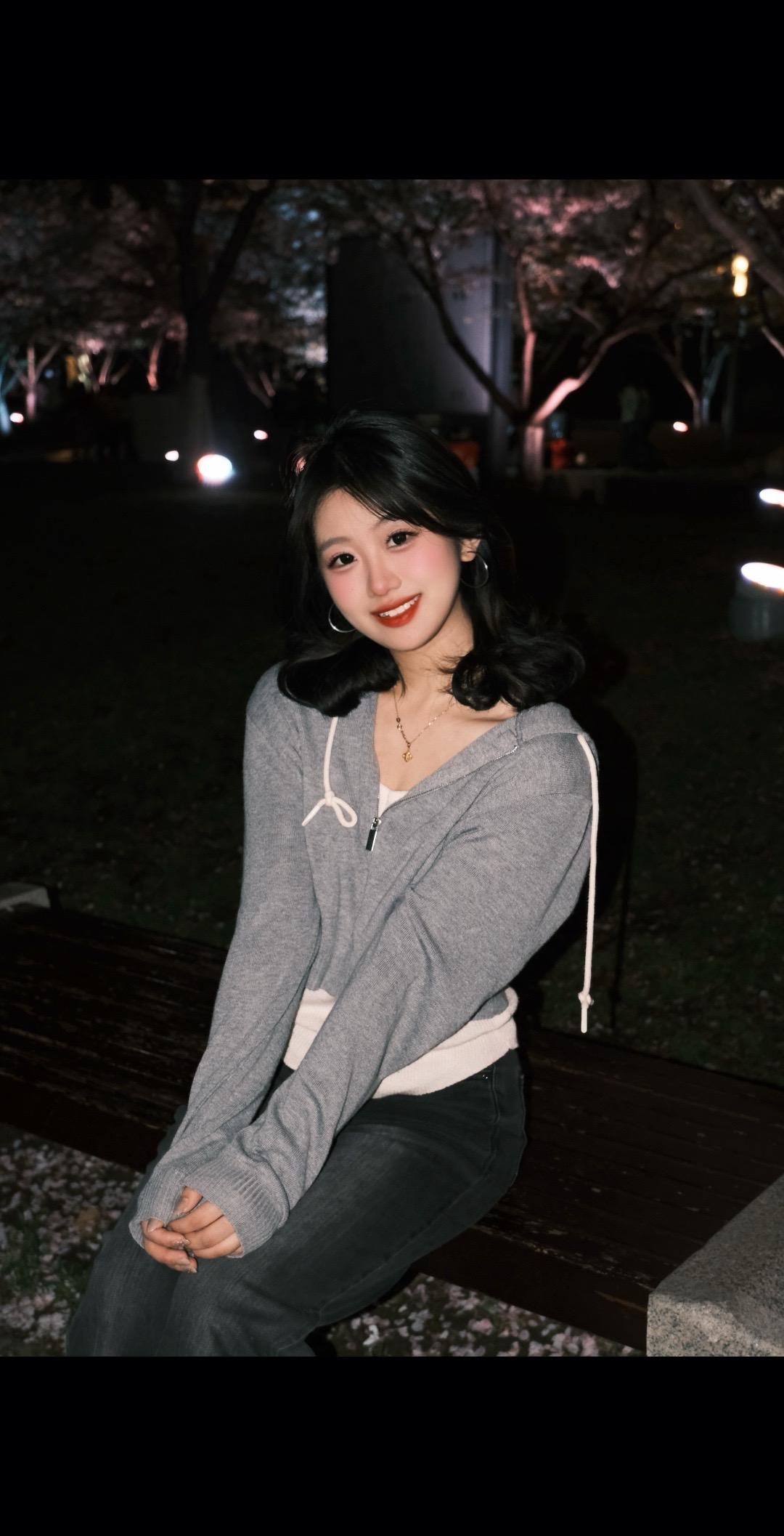 你愿意和我在玄武湖散步吗。