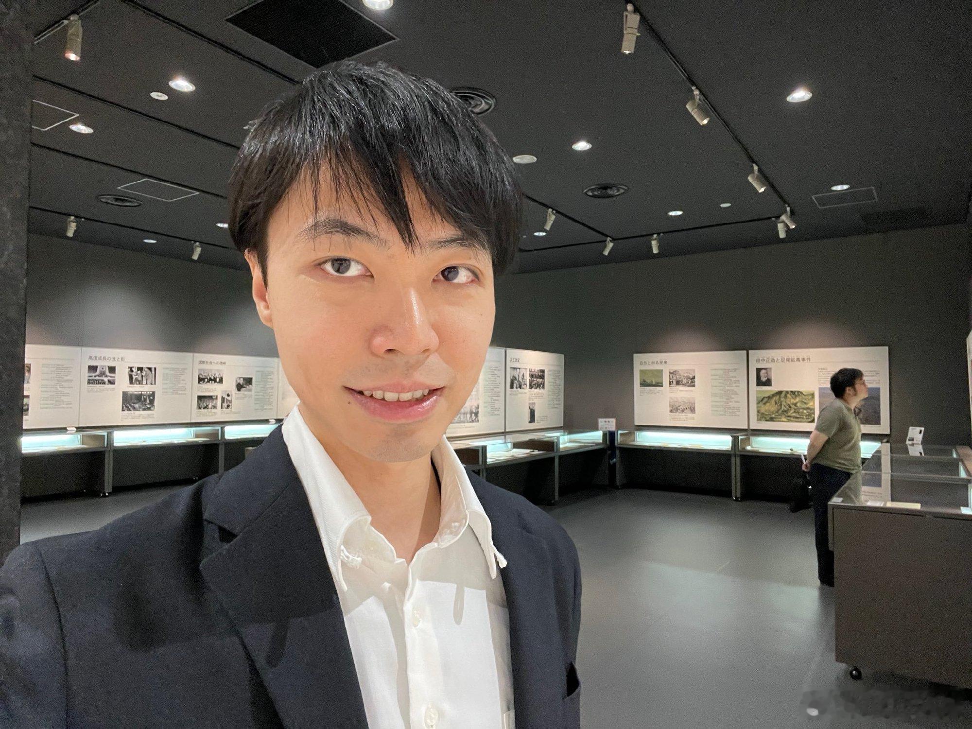 《中华人民共和国民族团结进步促进法》7月1日正式颁布后，右翼分子立即组织潜逃日本