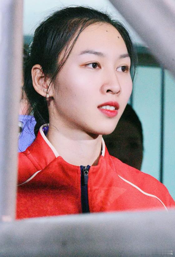 放两位亚洲田径美女。都是参加了本届U23亚锦赛的。照片都不是本届U23亚锦赛的。