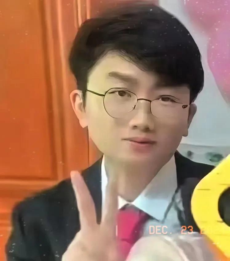 重庆理工大学痛失英才，研究生不幸离世！

据相关报道，该校一名才华横溢的硕士研究