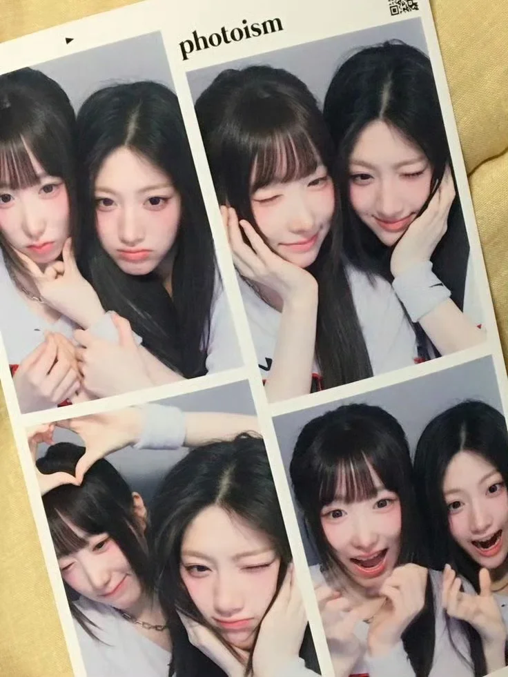 存一些ins四宫格拍照姿势📸！