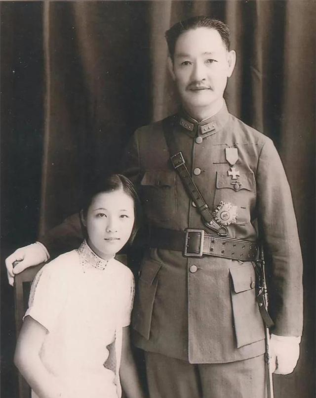 1936年，在父亲的强制下，17岁的郭翼青嫁给了54岁的程潜。

躲在南京金陵女