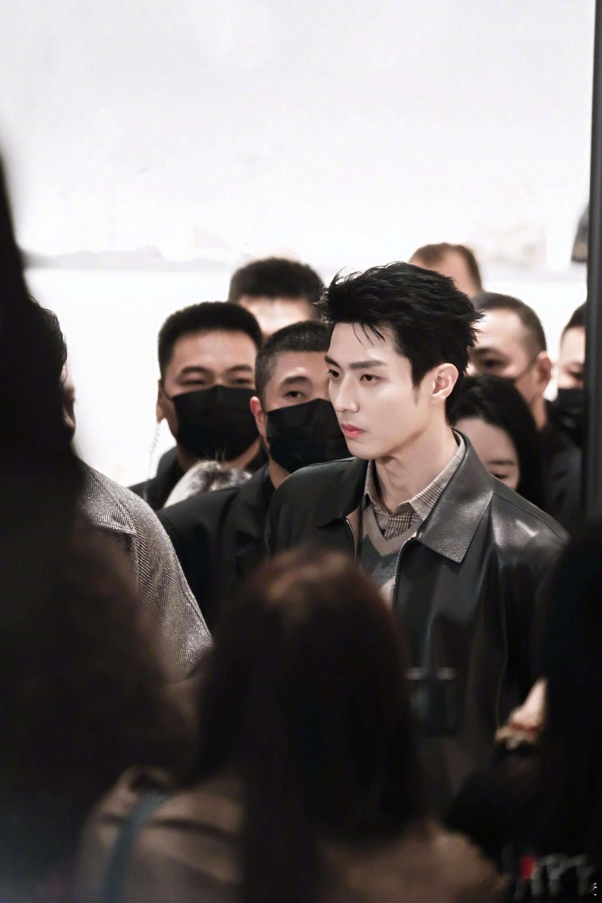 陈靖可今晚做梦都会笑醒吧 谁懂陈靖可的快乐！从十年前求高圆圆to签的小粉丝，到如