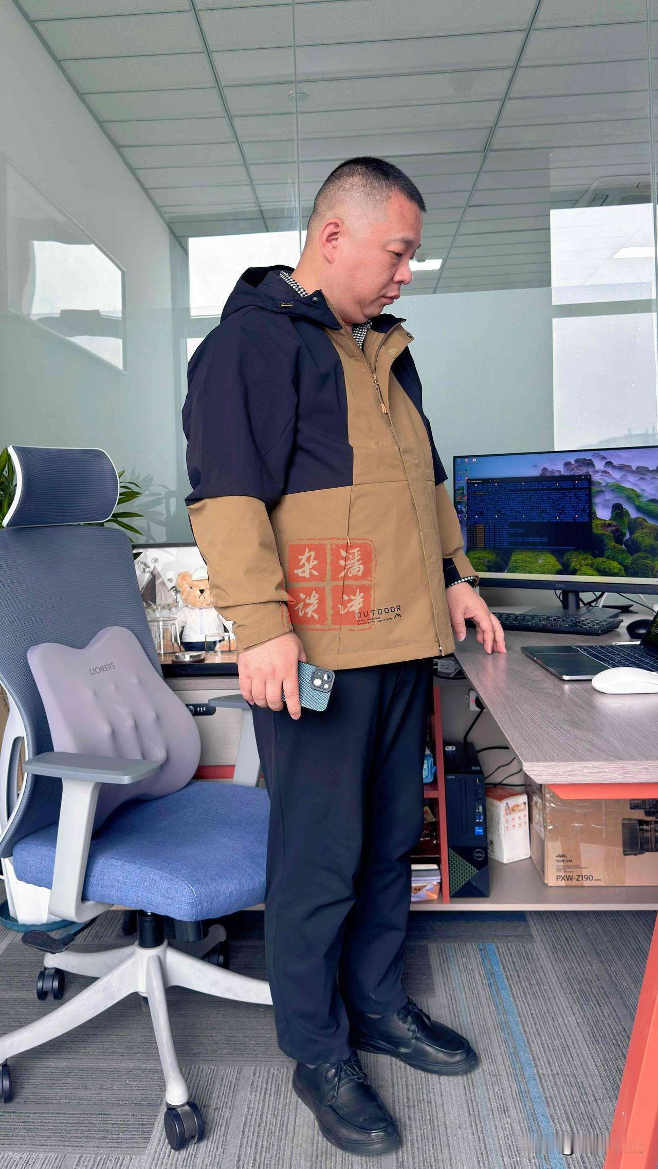 人到中年，更懂“向内求”的珍贵。多去争取别人抢不走的东西：是沉淀后的思维，是自律