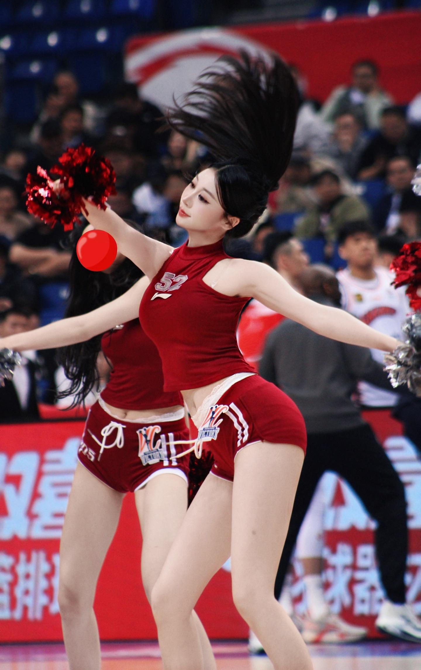 CBA季后赛。4.4号 📣季后赛，青岛男篮对战浙江稠州男篮，咱们主场...