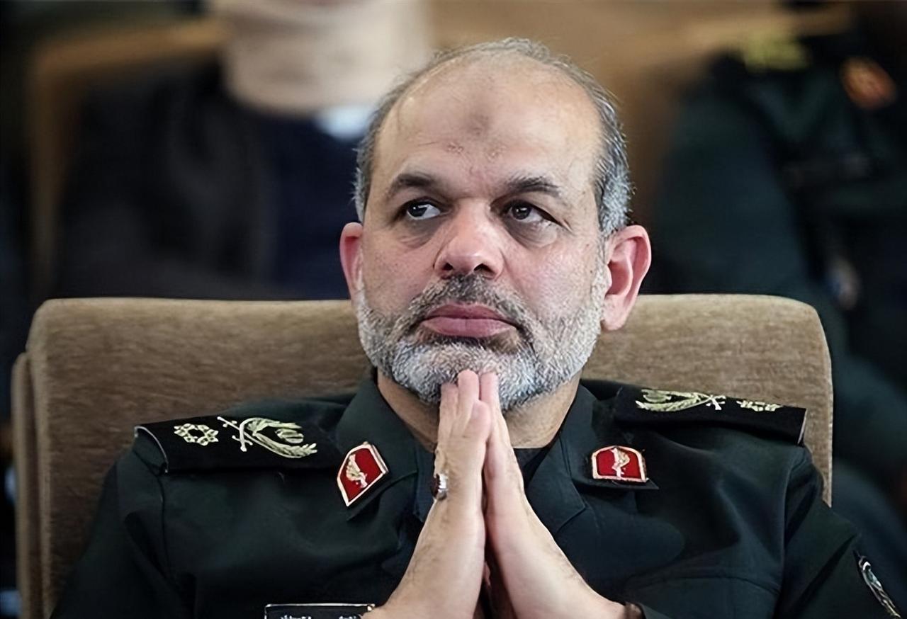 伊朗要“变天”了！
 
4月19日，据一位美国高官透露，种种迹象表明，伊朗在过去