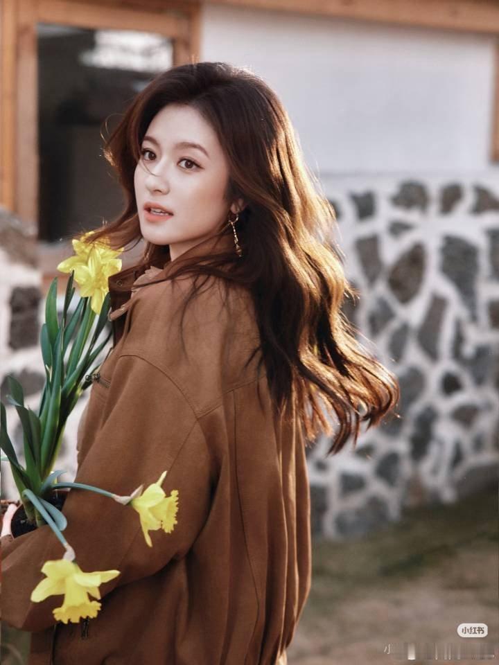 李兰迪昨天直播，美女只需要稍稍出手，直播全程盯着脸看太美了！