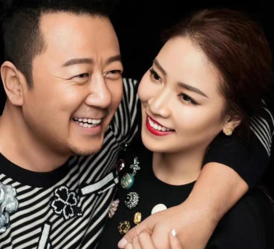 原来她是郭涛老婆，恩爱22年相差17岁，5年生2娃，娶个贤妻旺三代
娱乐