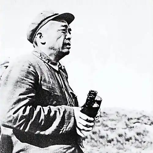 彭德怀这个元帅，当得“亏心”。授勋礼一散，他冲进毛主席办公室，撂下一句：司令员是