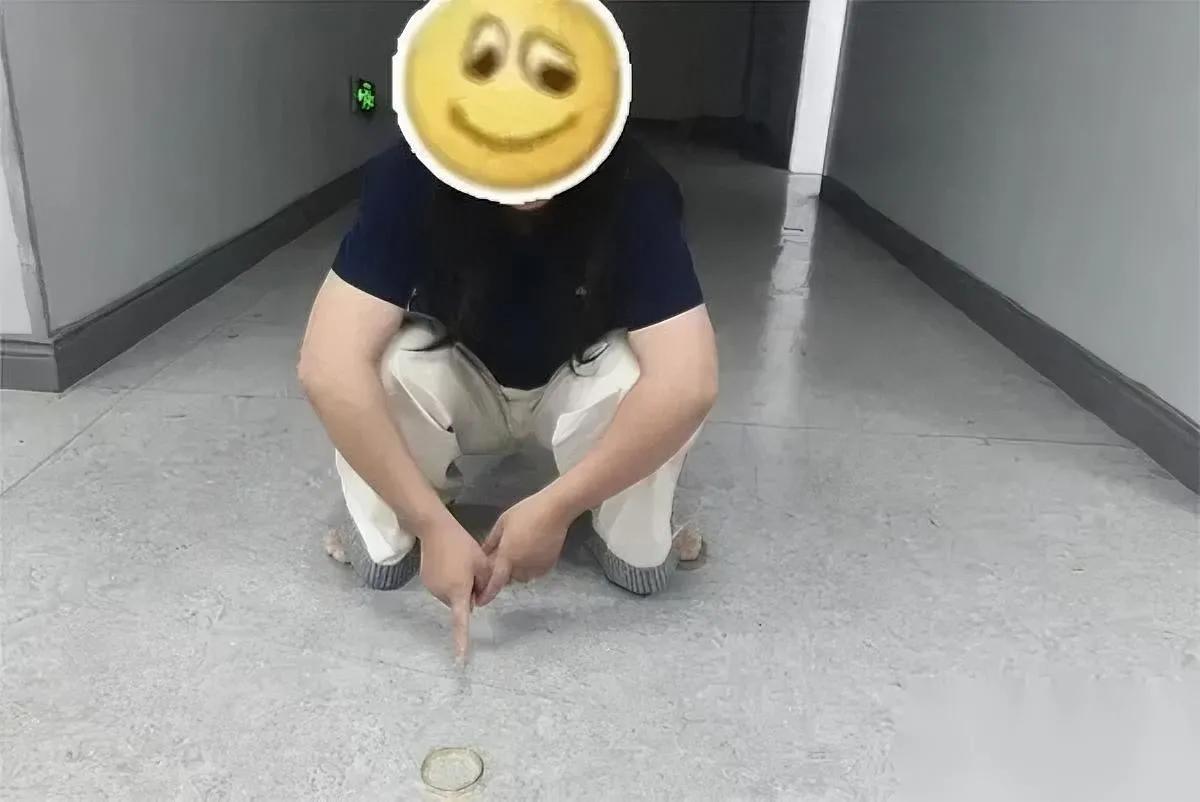 婚礼金镯变铜？太离谱！

竟是堂嫂趁乱掉包？陈女士结婚当天发现金镯轻飘飘，一鉴定