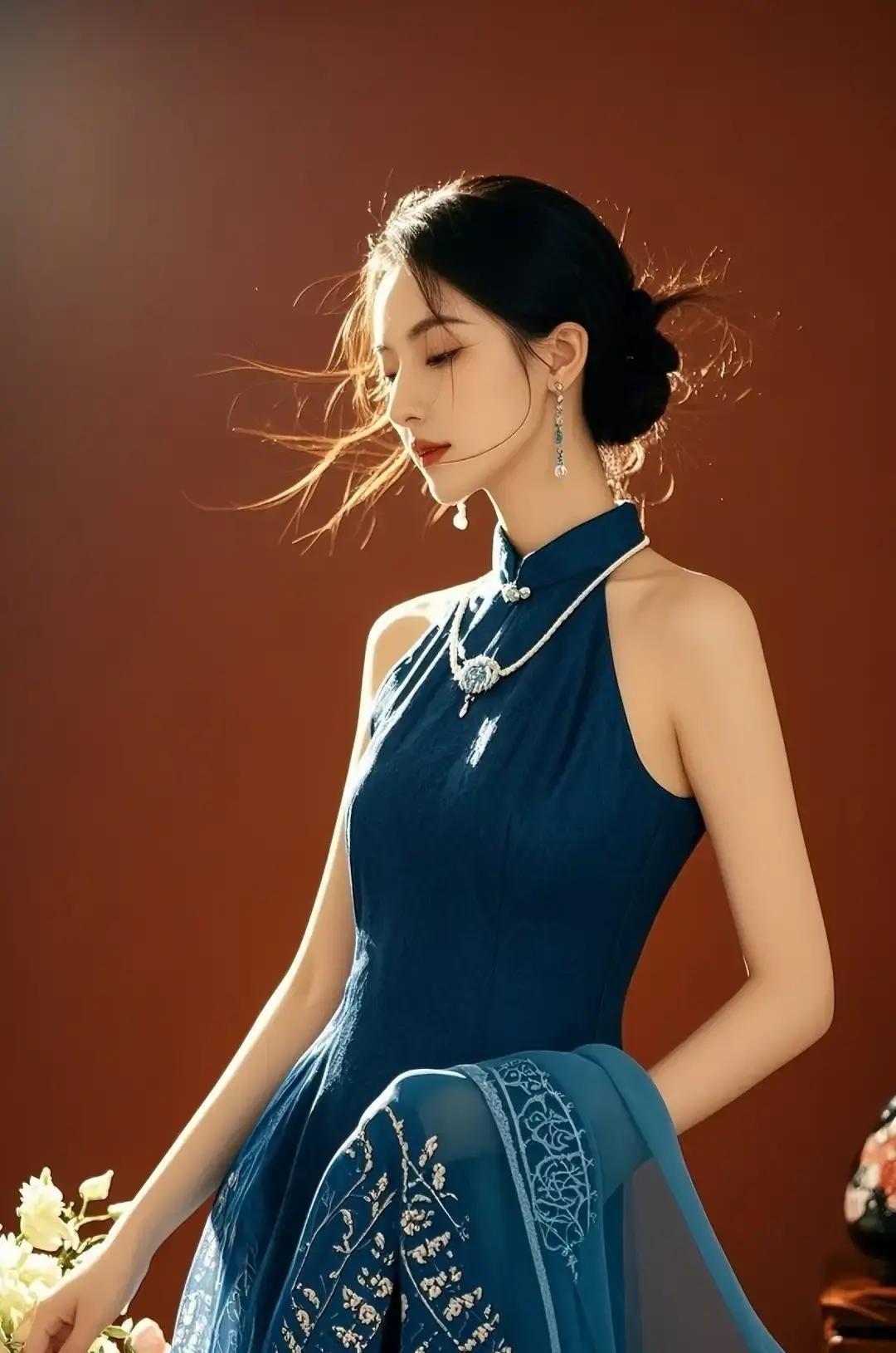 中年以后才看明白，男人和女人都不是只有一种面孔。

人活到一定年纪，最怕的不是看