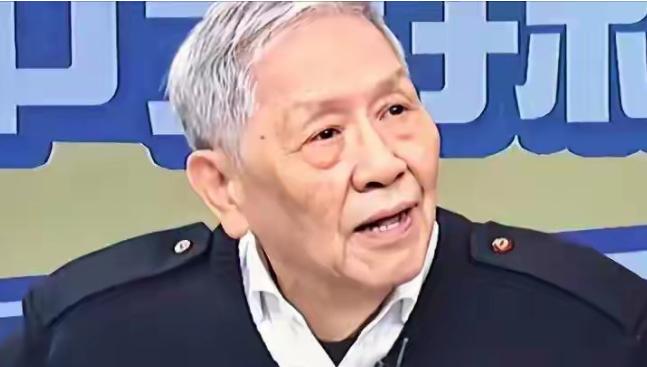 帅化民痛批卢秀燕“访美”：美国军购能保障吗？现在还相信美国？
 
卢秀燕跑到美国