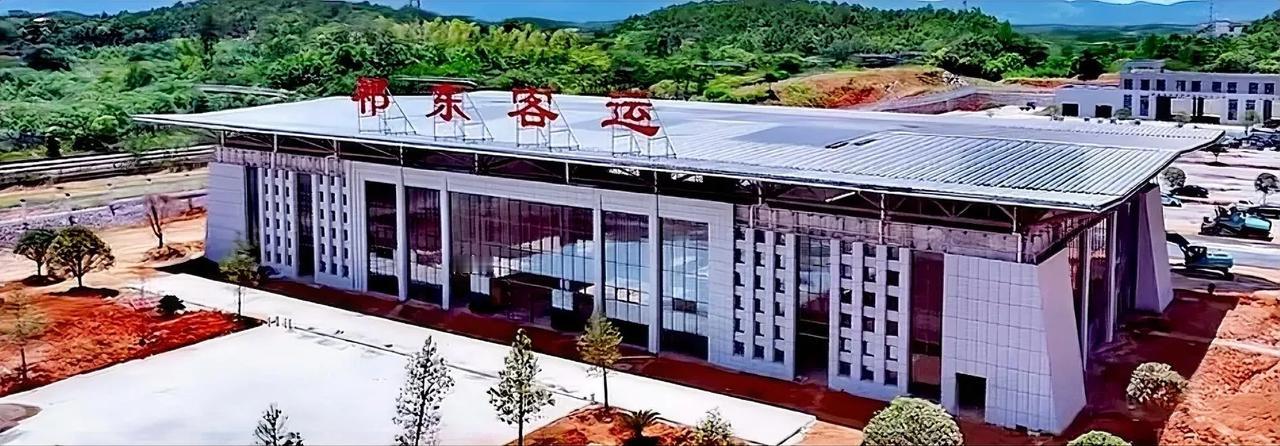 #夏日生活打卡季#祁东新客运站从开始建设到现在，依然还在搞装修状态，想必祁东新客