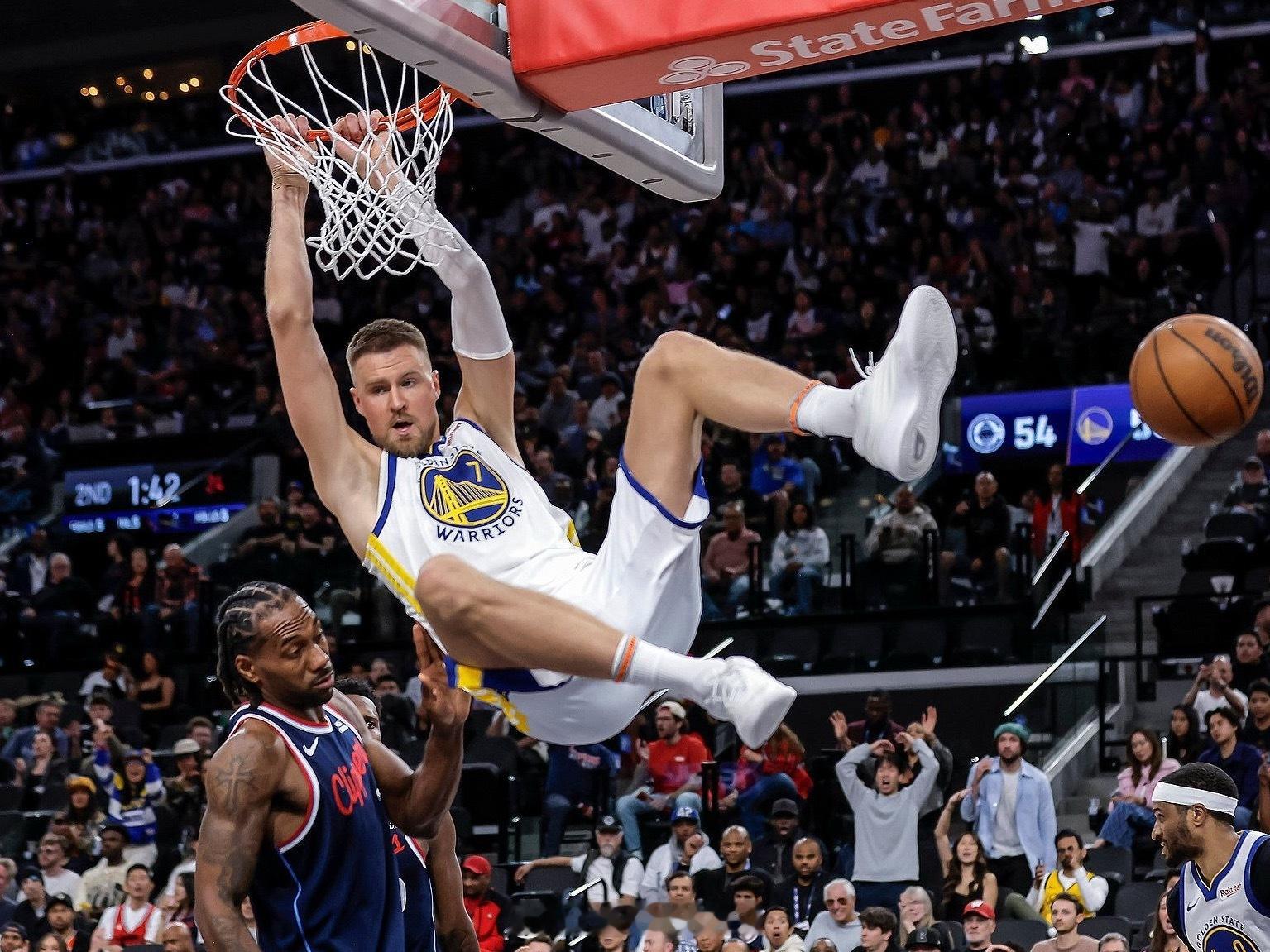 😹就问你顶不顶？波尔津吉斯出战28分钟，投篮12中8，三分6中3得到20分5篮