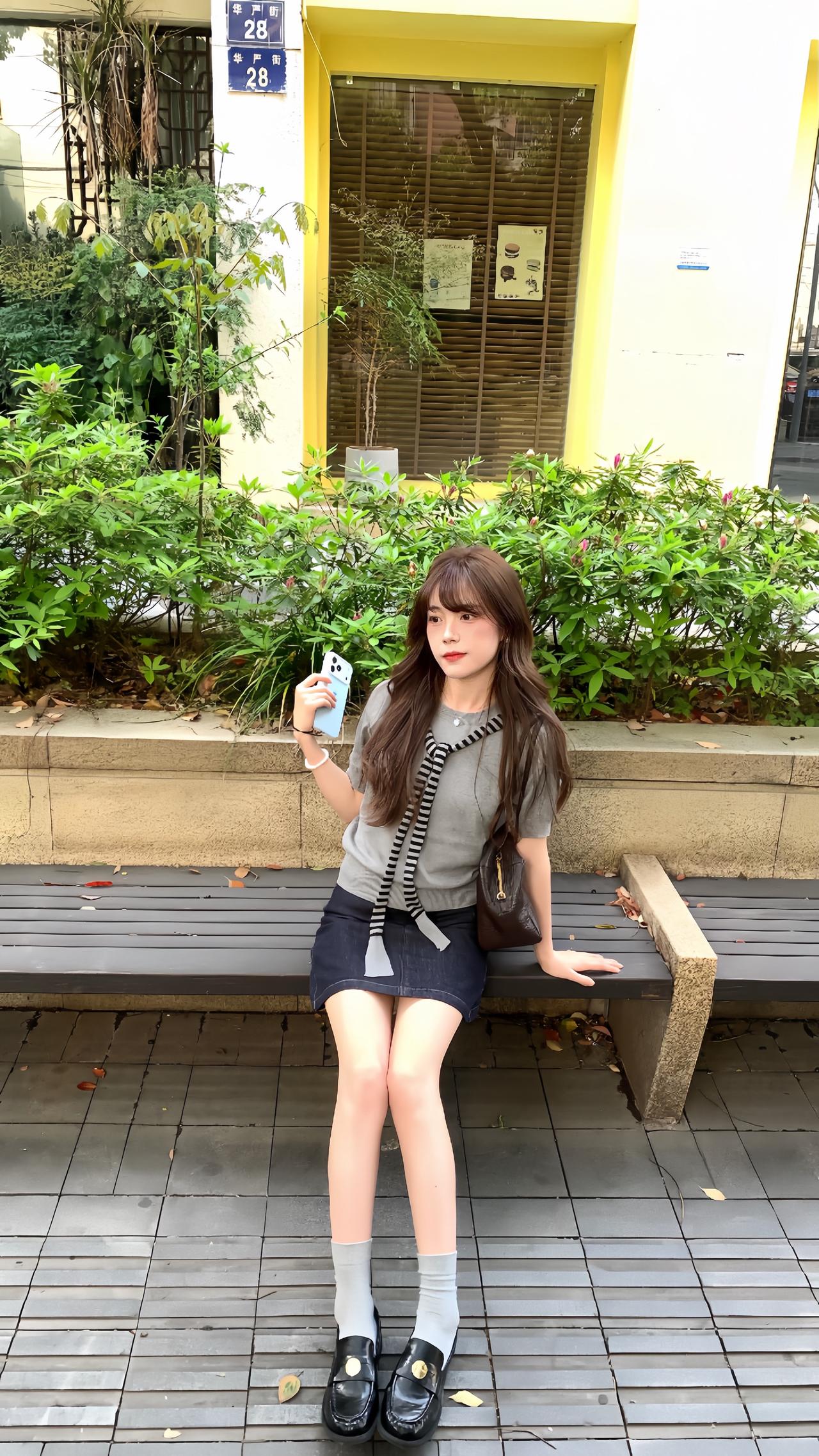 韩系穿搭 扣扣搜搜地花了很多钱