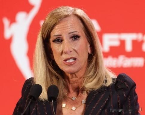 WNBA官方回应了近期频繁出现有性玩具被扔到球场上的情况，并表示将会与执法部门合