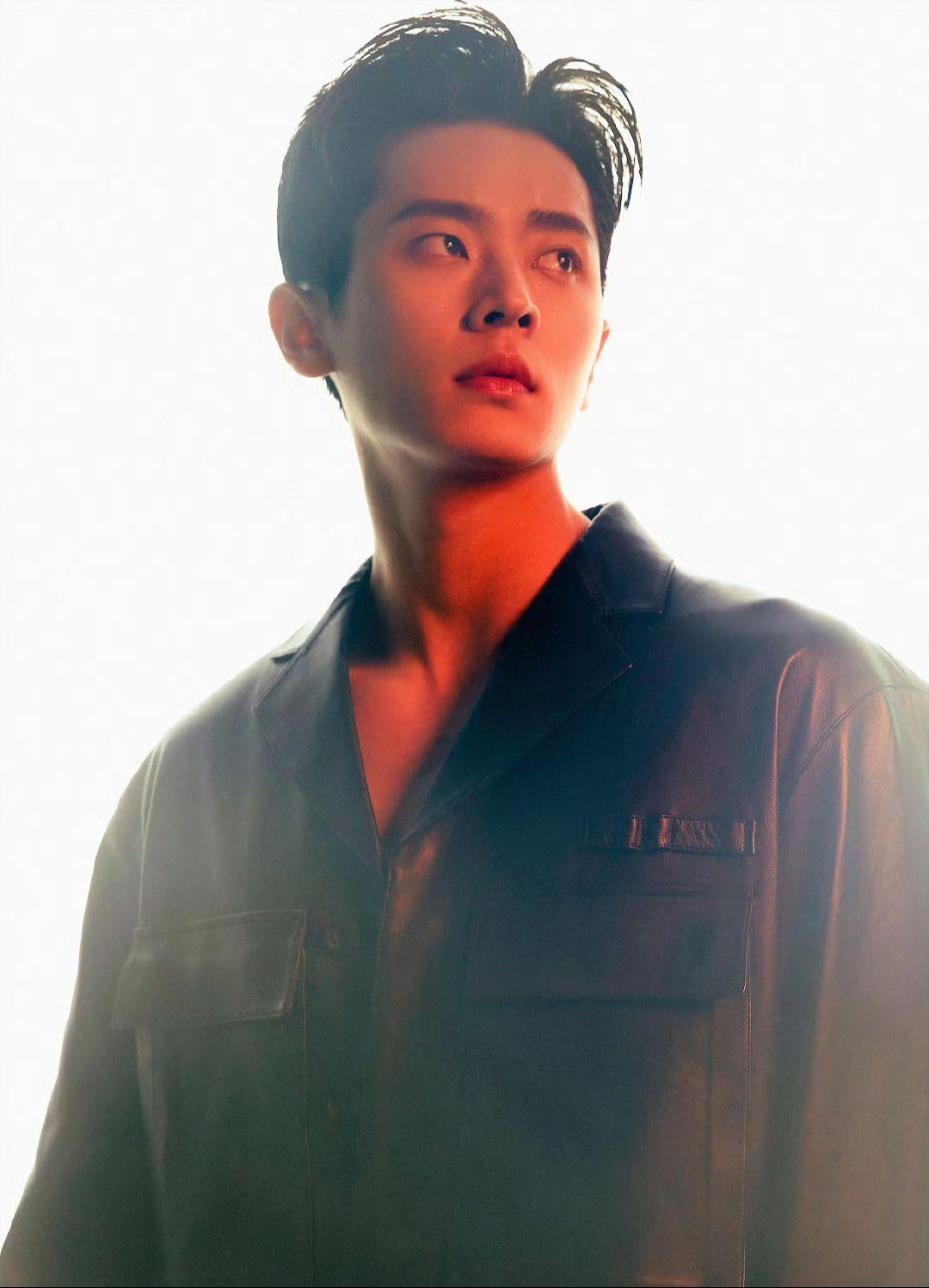 背头如此权威。