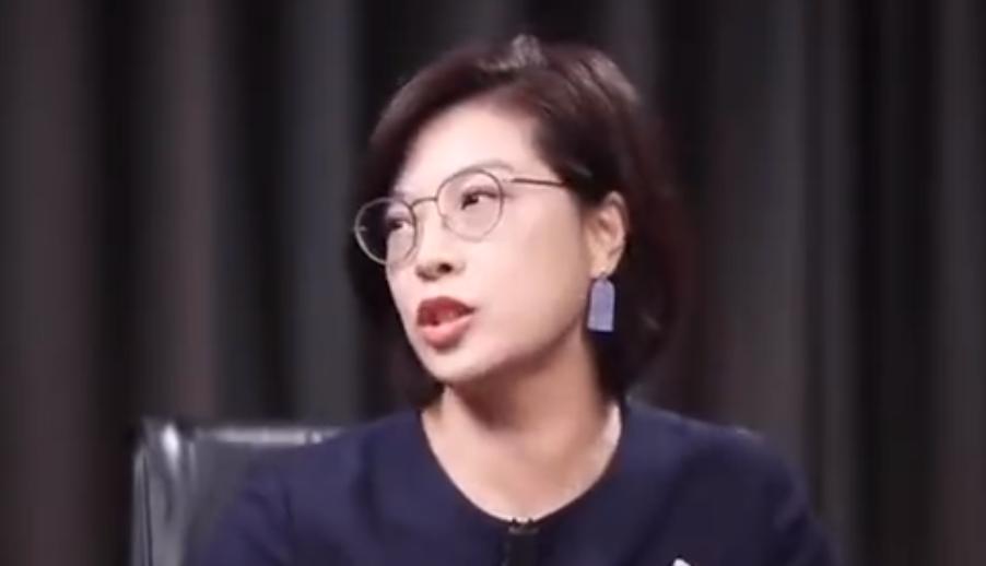 灵活就业是一种福利？
今天看到财经圈媒体人王波明的一档对谈节目，节目中讨论到灵活