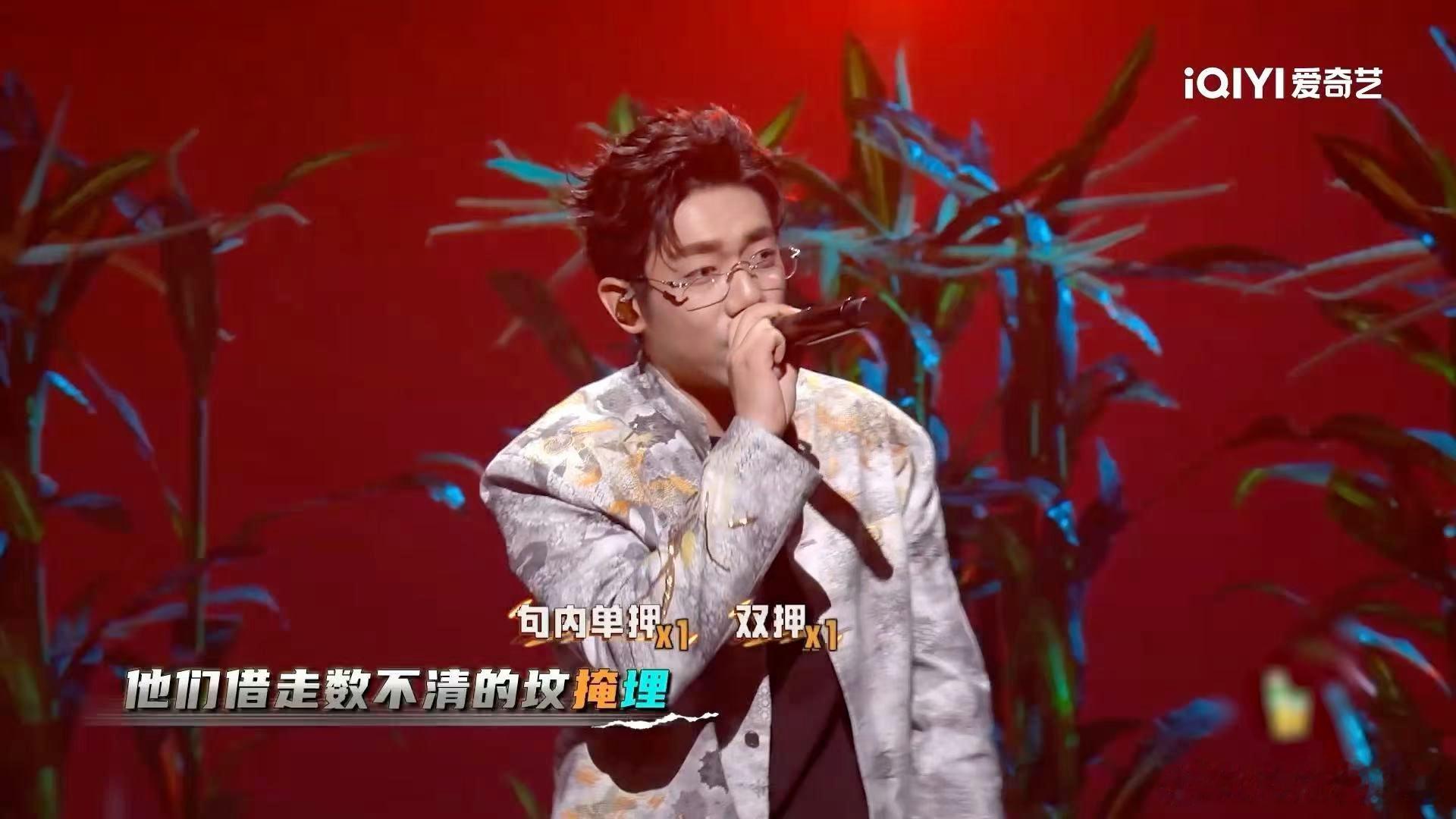 耳帝说加木是稚嫩版刀郎 耳帝夸加木 被耳帝认证的稚嫩版刀郎加木，在说唱巅峰对决2