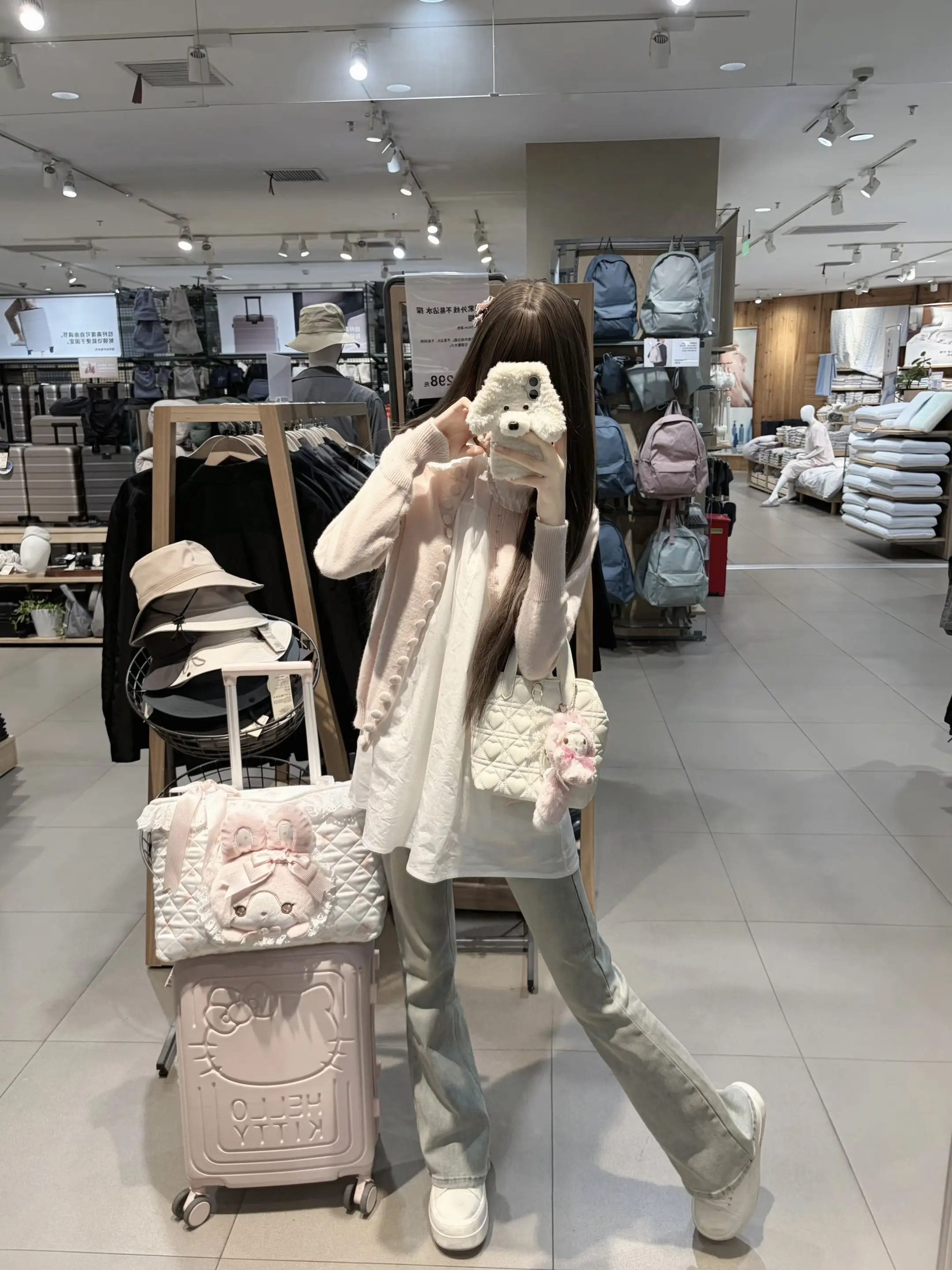 信任是张纸 你揉皱一次 我熨平一次 直到它薄得再也经不起一滴泪的重量