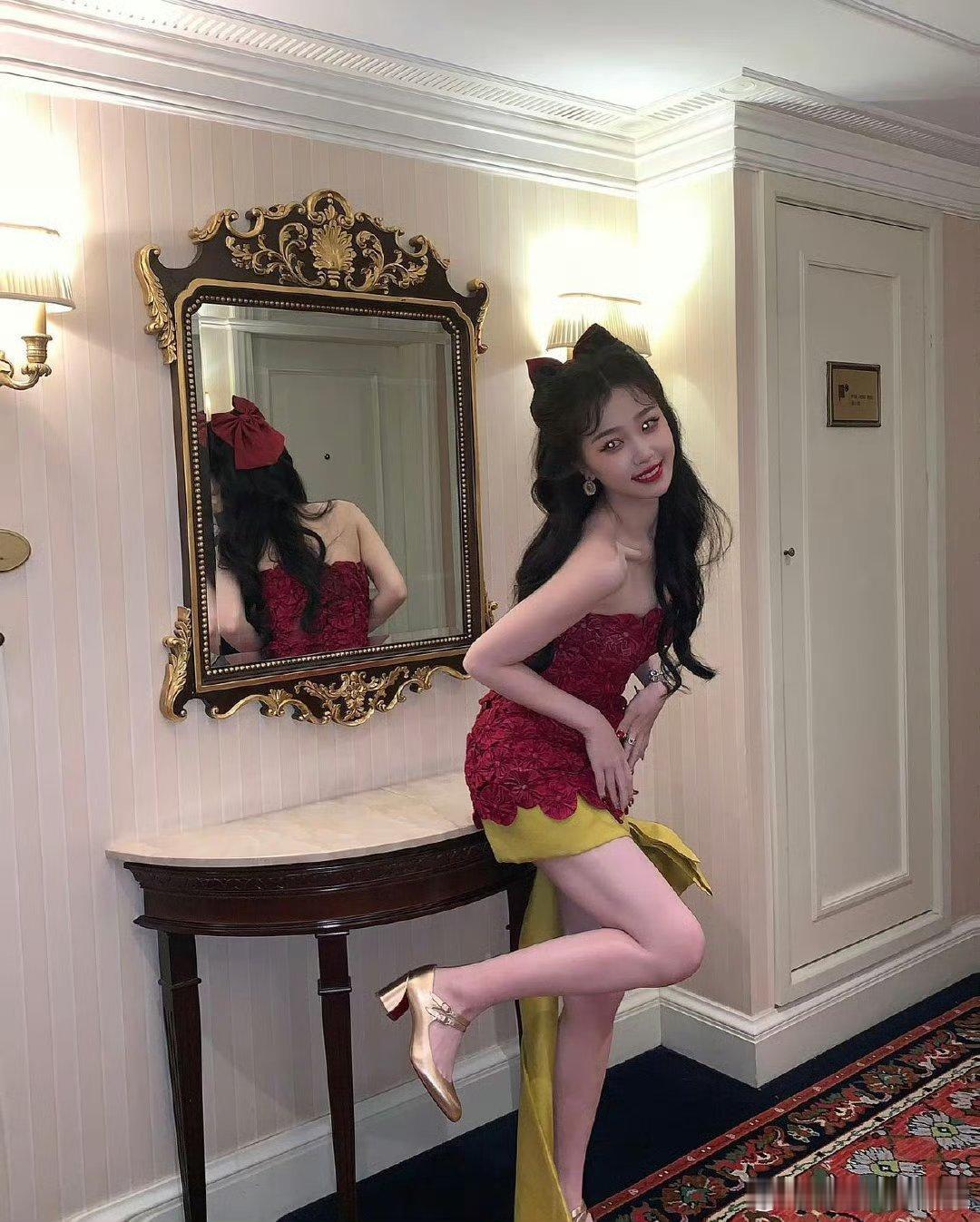 虞书欣简直是最适合小猫咪的动物塑吧！平时撒娇也是小猫咪既视感这个猫猫头好可爱 