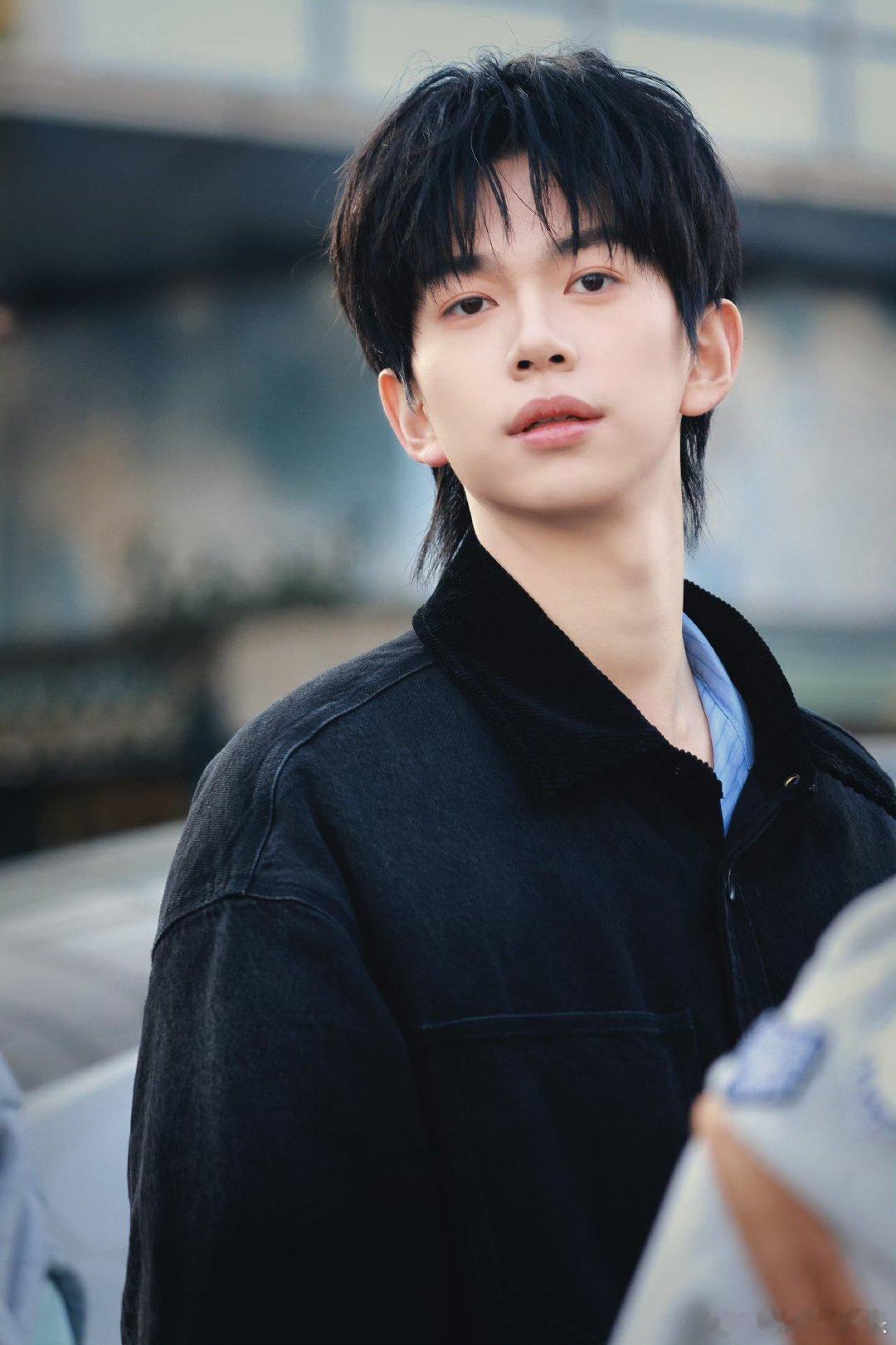 《声鸣远扬》这音综藏不住了，里面的男生们帅得太有辨识度，校园剧男主备选库+100