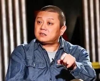 突然发现解放台湾省的建议，王朔的思路太妙了！他曾说，收复台湾不需要打仗，先宣布台