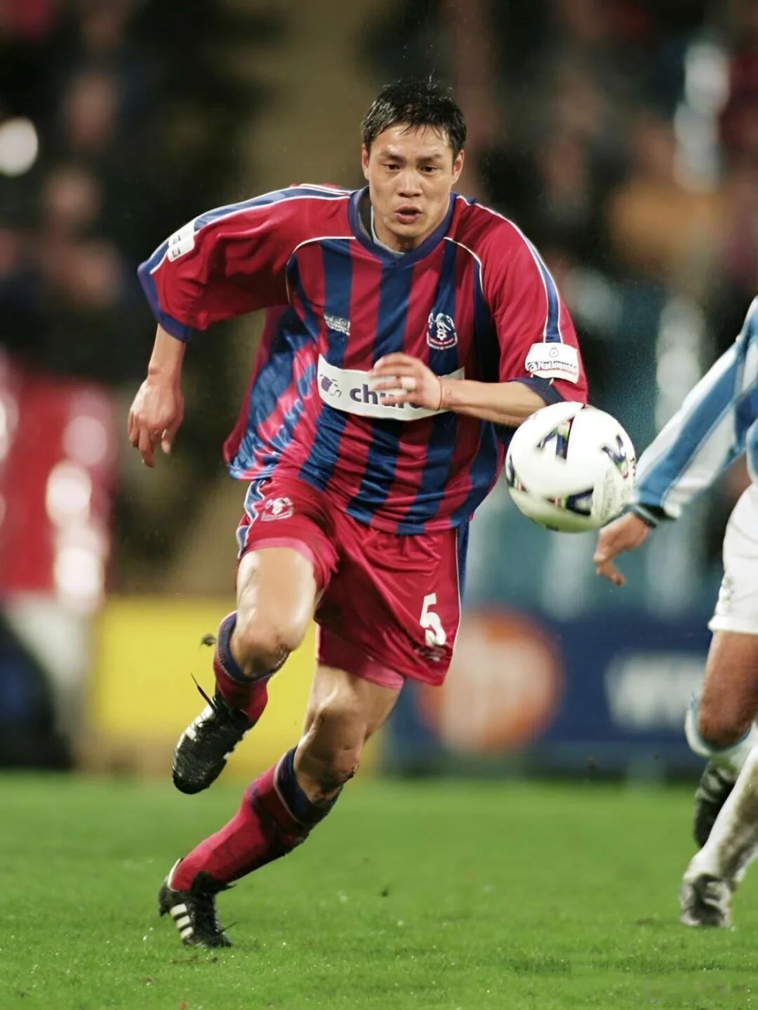 范志毅一口气颠了30个球56岁范大将军依旧能颠30球！从中国首位亚洲足球先生，到