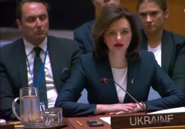 选择不跪！乌女外交官联合国慷慨陈词，我有一个坏消息要告诉俄罗斯，乌克兰永不投降！