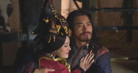 公元前272年的时候，芈月将义渠王诱杀，义渠王临死前对着芈月说：“月儿，以后我没