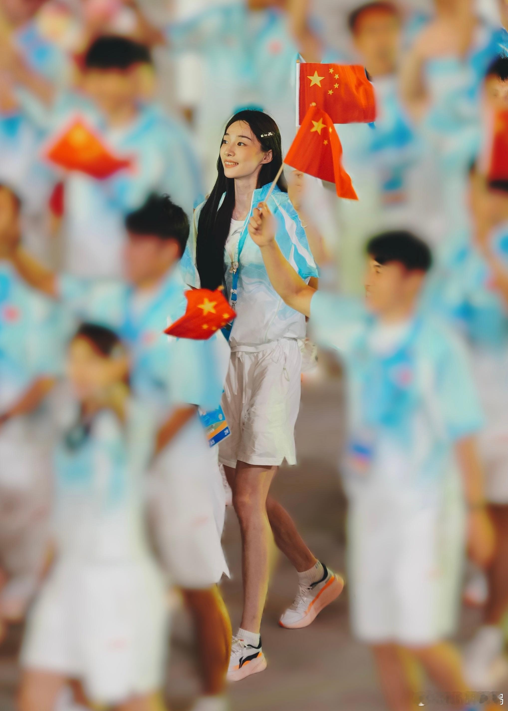 聚焦亚沙会亚沙会开幕式烟花好漂亮 新体验，好荣幸好开心❤️完全笑容加载的一晚。?