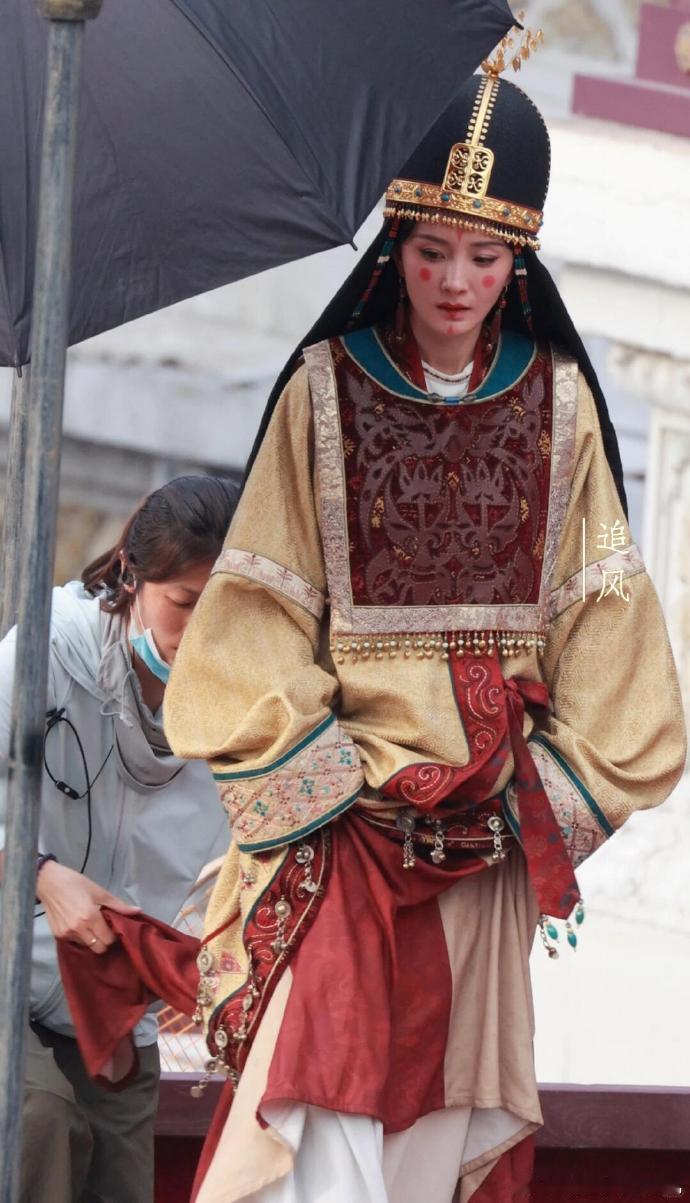 杨幂陶俑小人复活了杨幂江山大同北魏妆  杨幂陶俑小人复活了，杨幂江山大同北魏妆，