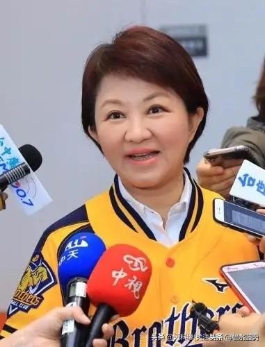 卢秀燕这回终于后悔了，自己这些年辛辛苦苦积攒起来的好口碑和人脉资源一夜之间化为泡