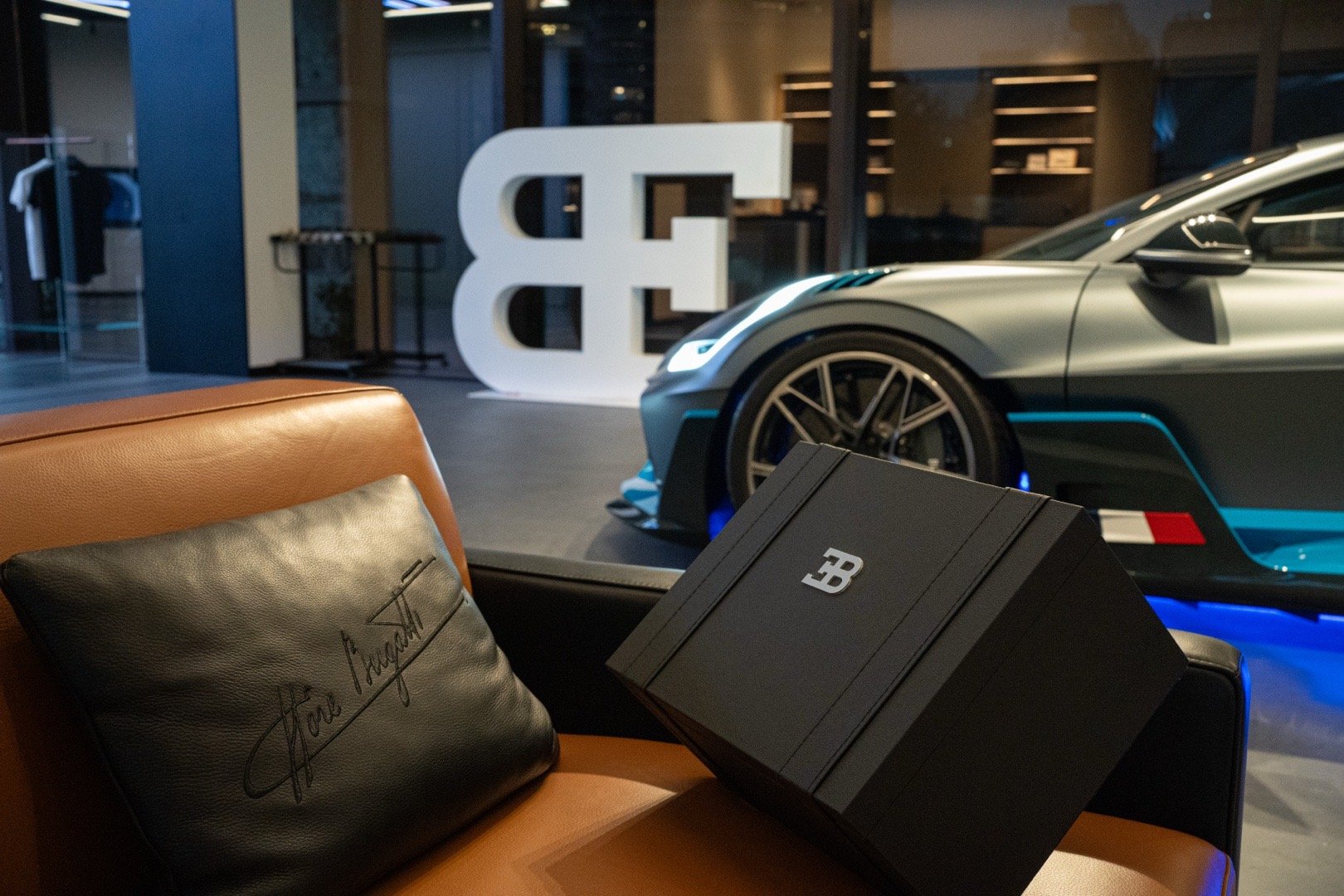 La Jamais Contente译为 “永不满足”汽车车布加迪超跑F1新能源