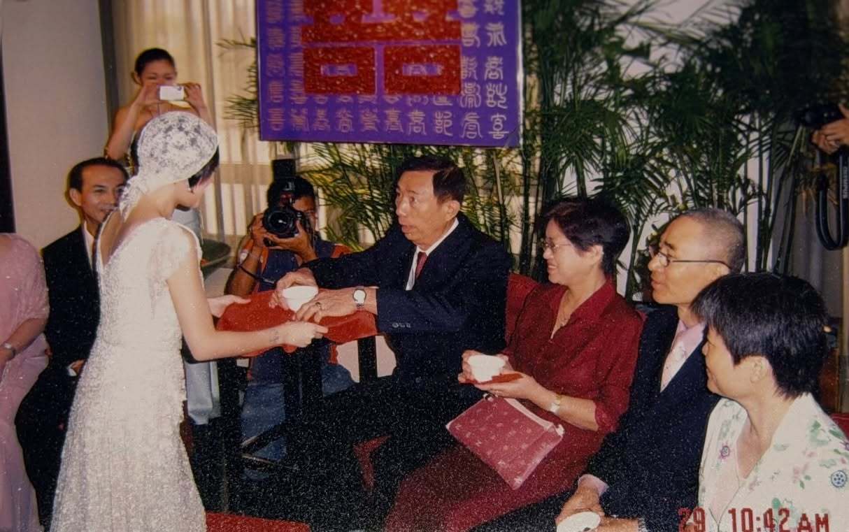 小S公开归宁宴旧照「姐，我非常想你，但Mike真的对我很好，也对妈妈很好。请你放
