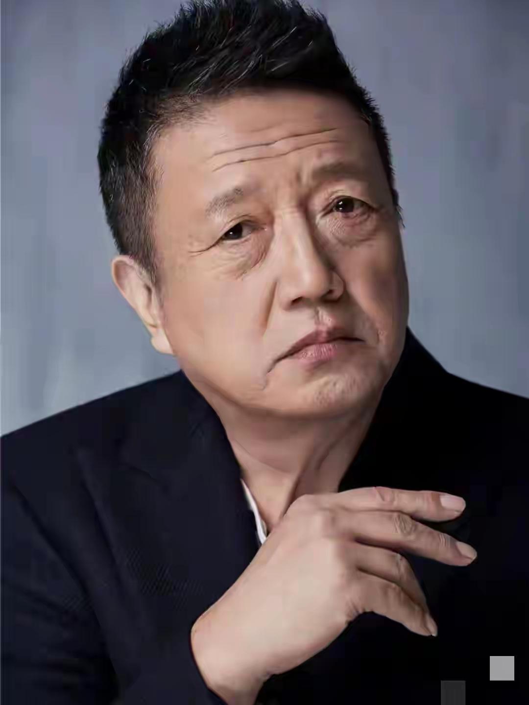 演员秦焰去世了，查了一下才知道，和所有明星不同，他的晚年生活居然是这么过来的！很
